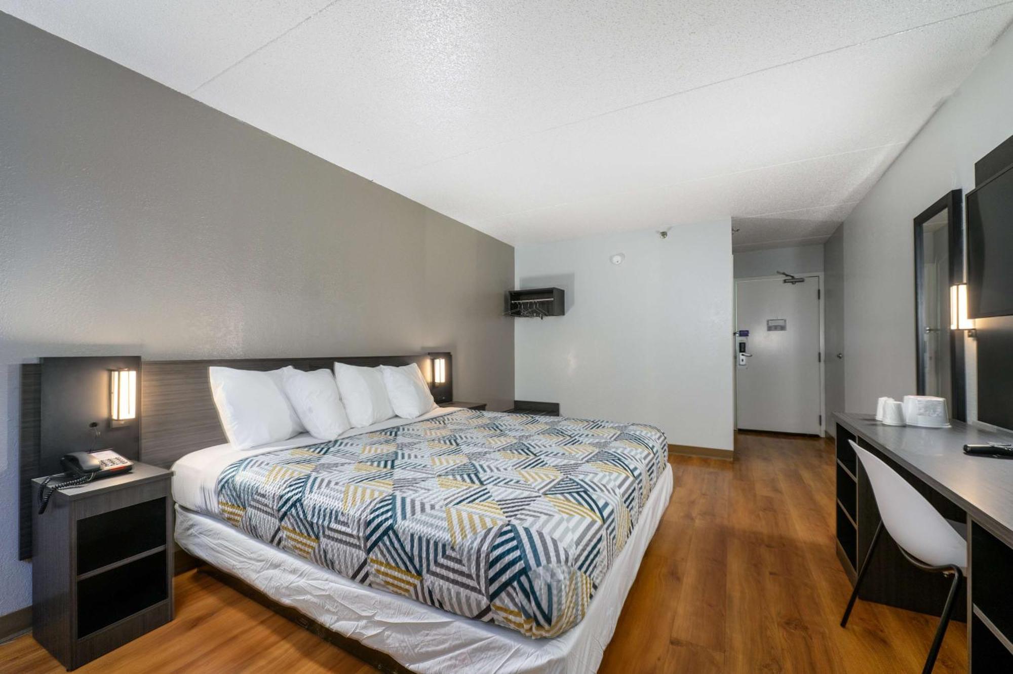 Hotel 6-branford, Ct - New Haven