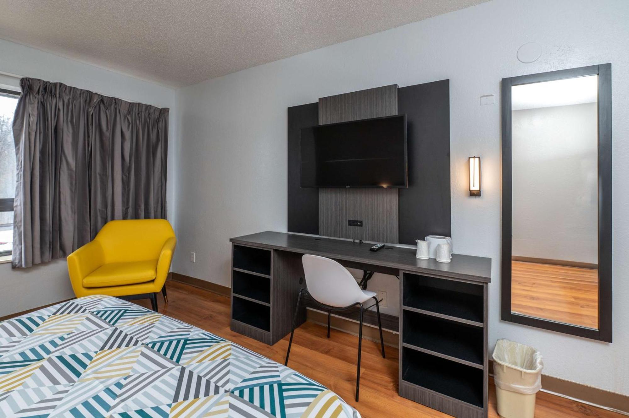 Hotel 6-branford, Ct - New Haven