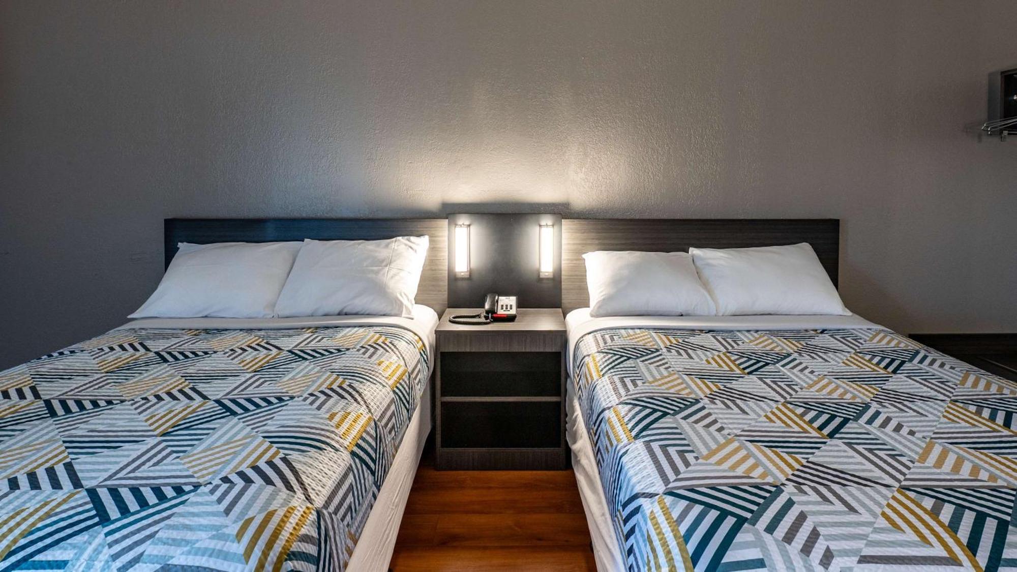 Hotel 6-branford, Ct - New Haven 2*
