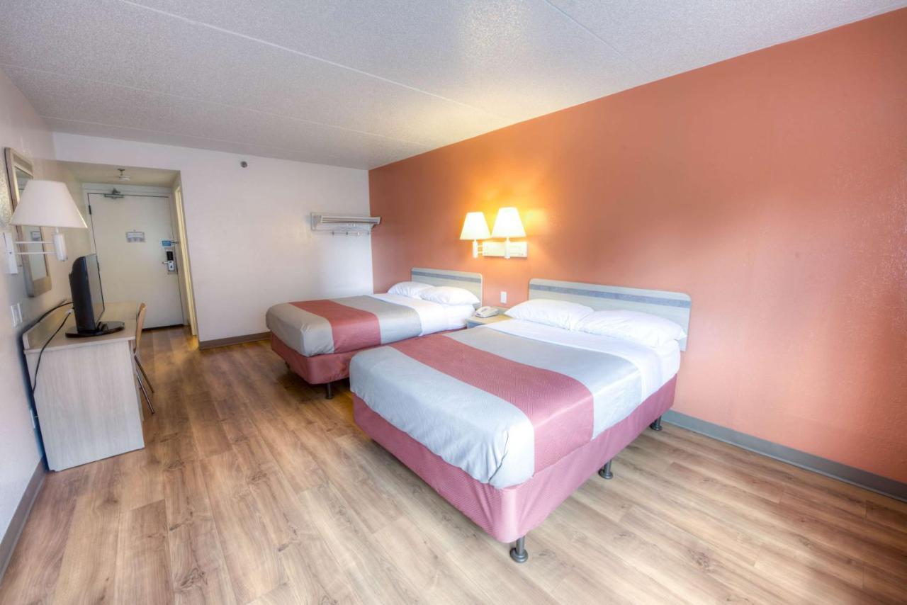 Hotel 6-branford, Ct - New Haven