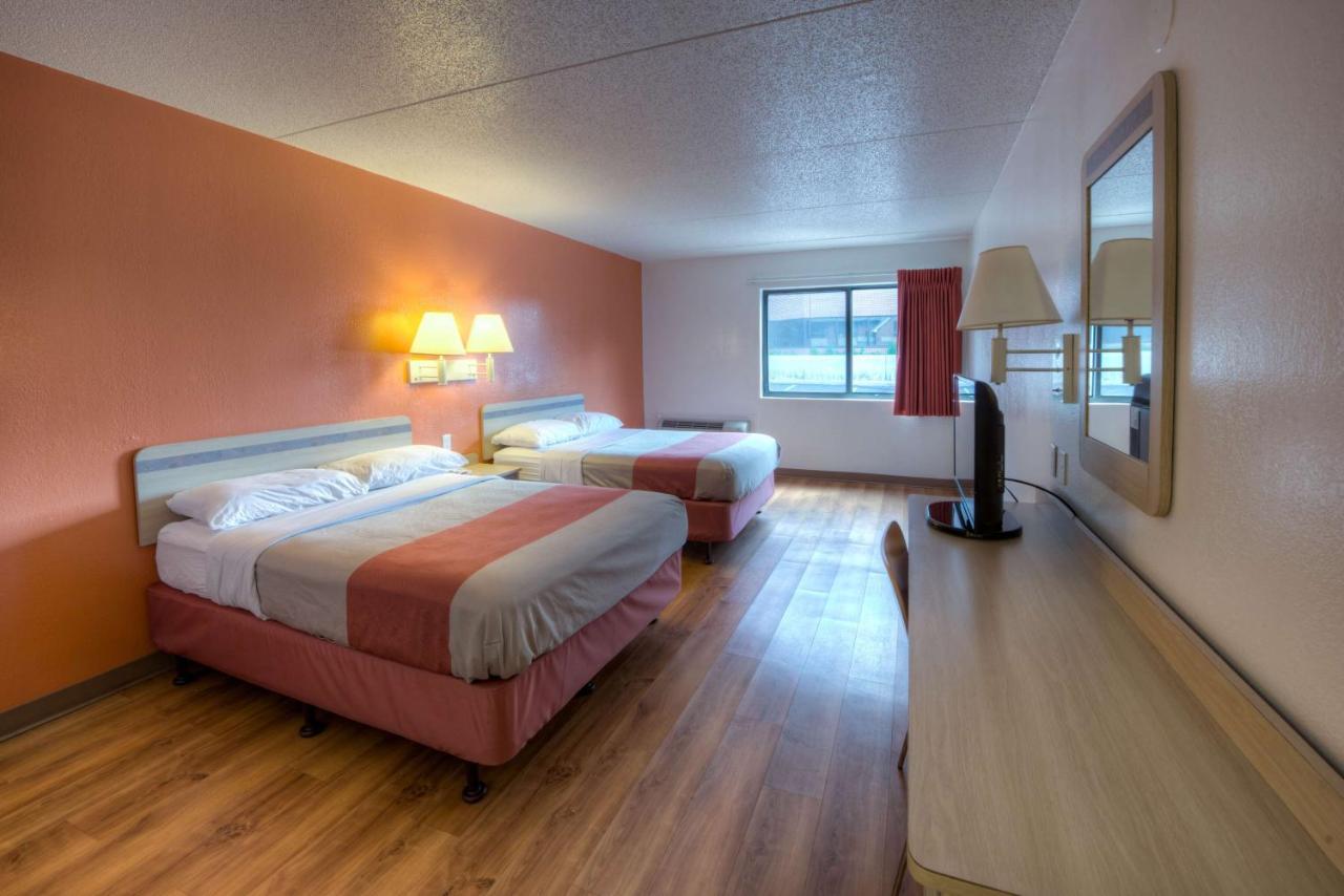 Hotel 6-branford, Ct - New Haven