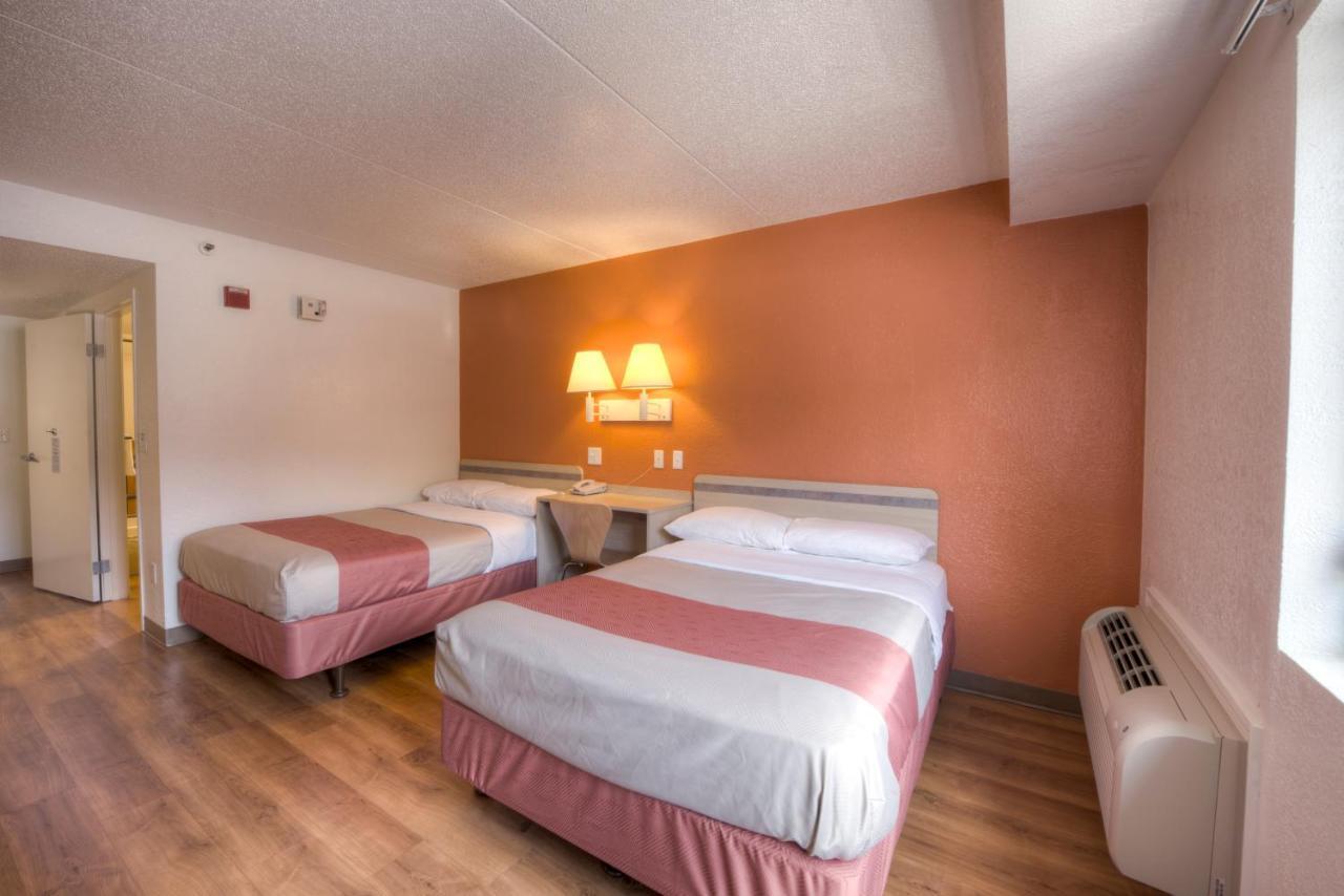 Hotel 6-branford, Ct - New Haven
